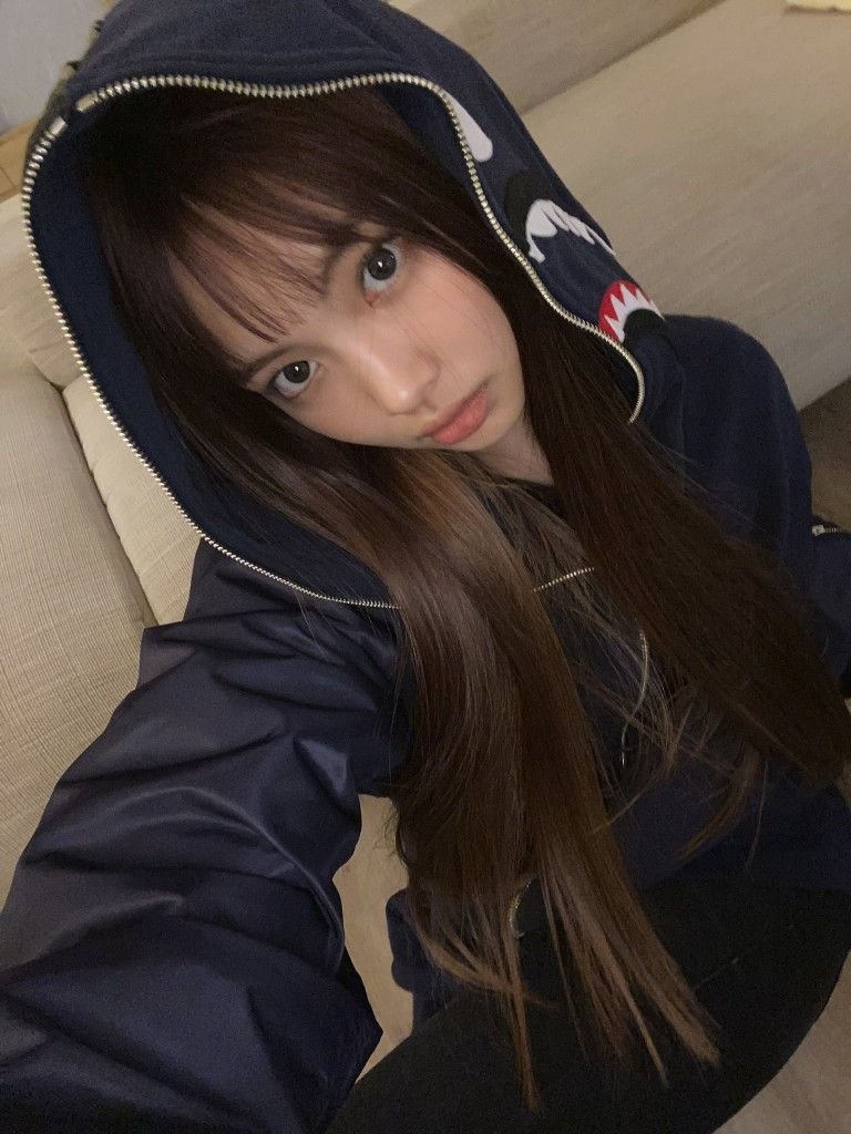아이돌 향수 손민수 tweet media