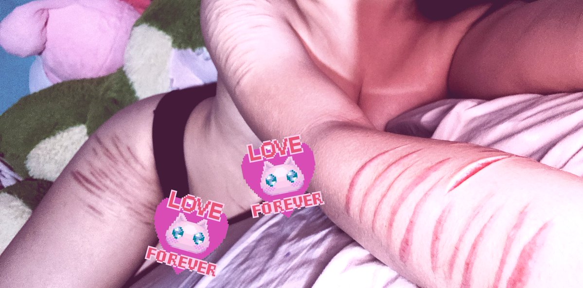 𝙵𝚄𝙺𝙾𝚄𝙽𝙰 𝙶𝙸𝚁𝙻 ⋆｡𖦹°‧ 𝚌𝚛𝚎̀𝚖𝚎 𓂃ෆ˚ tweet media