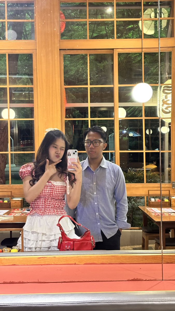 Every1ExceptU2's tweet image. does my ex ever looked at our photos n think "damn i miss her" ? 
cz uk damn well i miss him all the time #ex