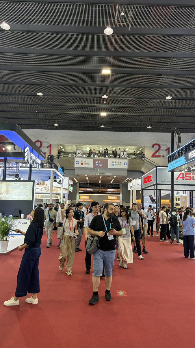 Tradalshreef's tweet image. من قلب الصين 🇨🇳

في Canton Fair — أكبر معرض تجاري بالعالم 🌍

مو بس تجارة…
حتى المجال الطبي والعلاج الطبيعي حاضر بقوة:
أجهزة تأهيل، تقنيات علاج حديثة، وحلول ترفع جودة حياة المرضى

فرص حقيقية لتطوير الخدمات الصحية وبناء شراكات عالمية 🚀

#CantonFair #Physiotherapy #Healthcare