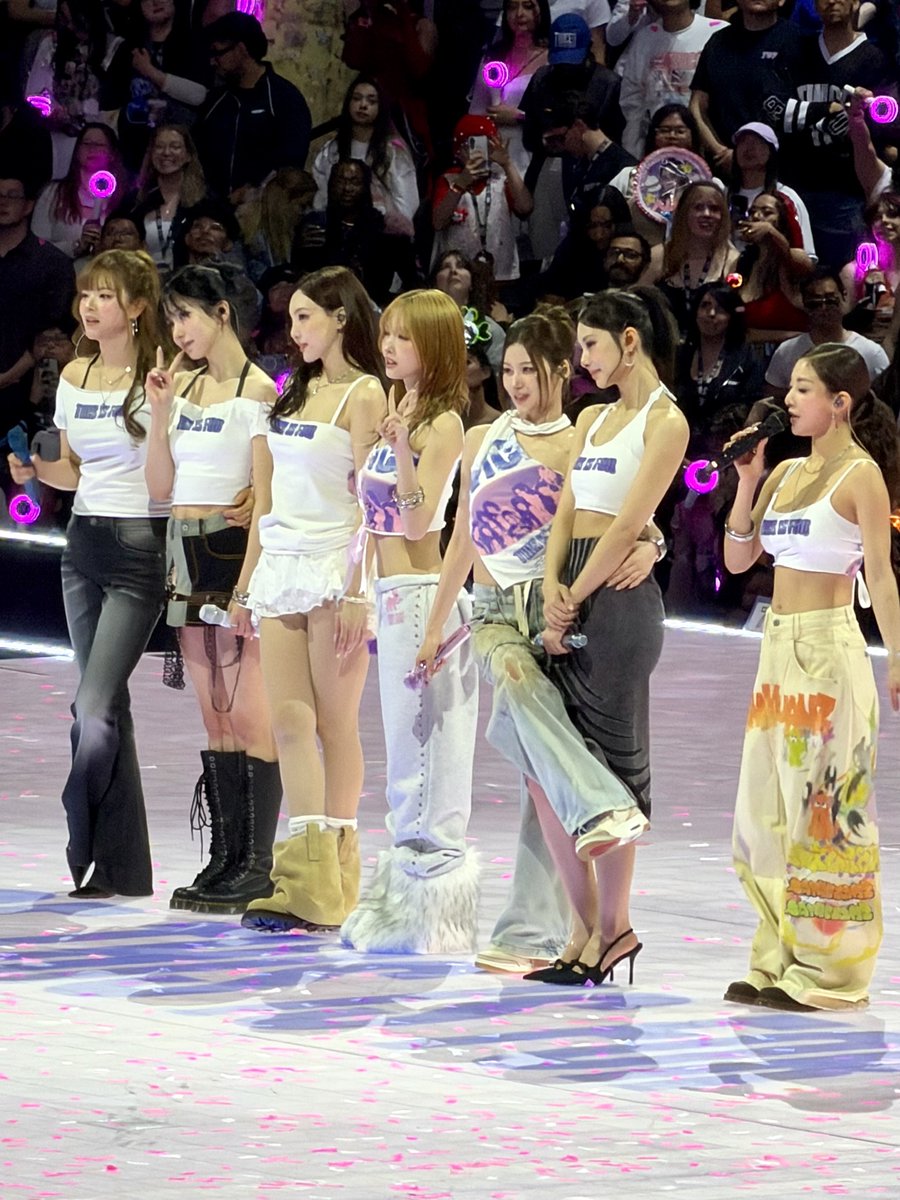 seaforests's tweet image. sana please……… #TWICEinDenver