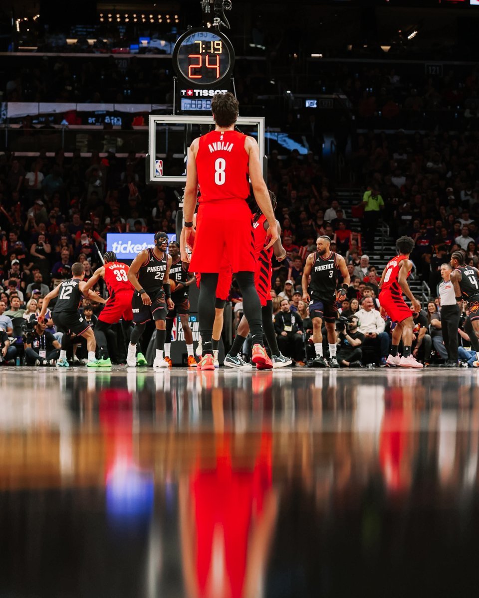 leocarranza99's tweet photo. PORTLAND TRAIL BLAZERS VUELVE A LOS PLAYOFFS.

Le ganaron a los Suns en Phoenix con un PARTIDAZO de Deni Avdija y, luego de cuatro años de ausencia, regresarán a la instancia decisiva.

¿Su rival en primera ronda? San Antonio Spurs. https://t.co/jnVS0SifbT