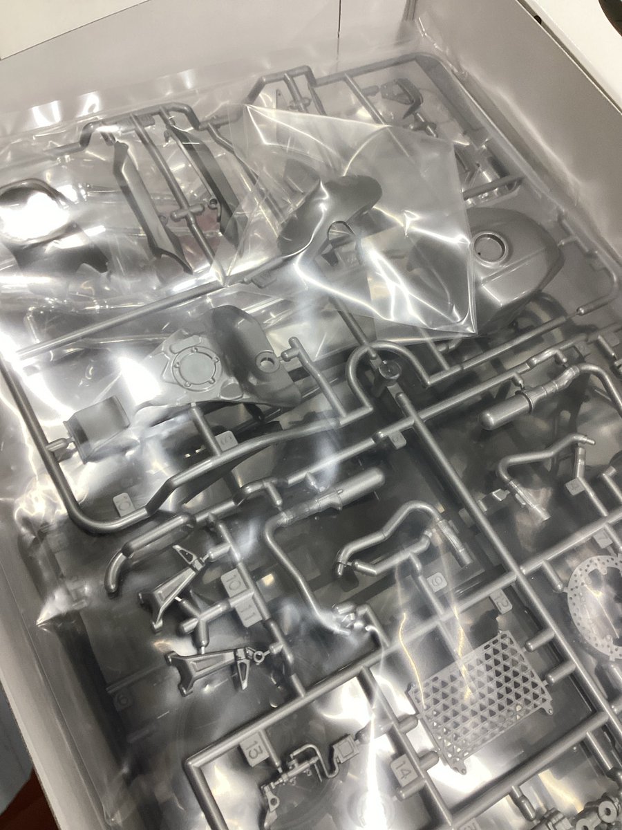 【新製品入荷】
タミヤ
1/12スケール
「Honda CB1000F」
2025年11月に発売されたHondaの新世代モデルが
遂にキット化されました♪
#秋葉原　#イエサブ　#タミヤ  #ホンダ