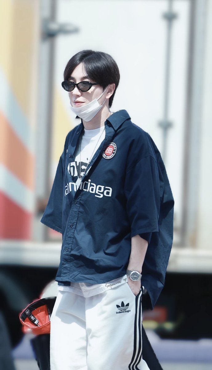 sjsj_007's tweet photo. お気をつけていってらっしゃい✈️🩷

#イトゥク
#이특
#leeteuk https://t.co/WseBwFvEqm