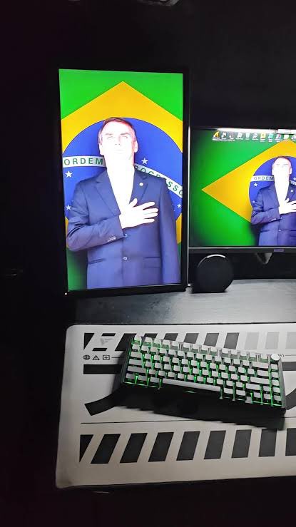 Méfiuus tweet media