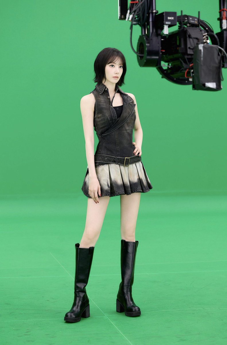 le sserafim pics tweet media