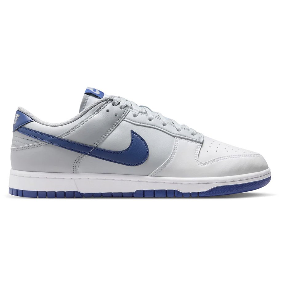 SNKR_TWITR tweet media