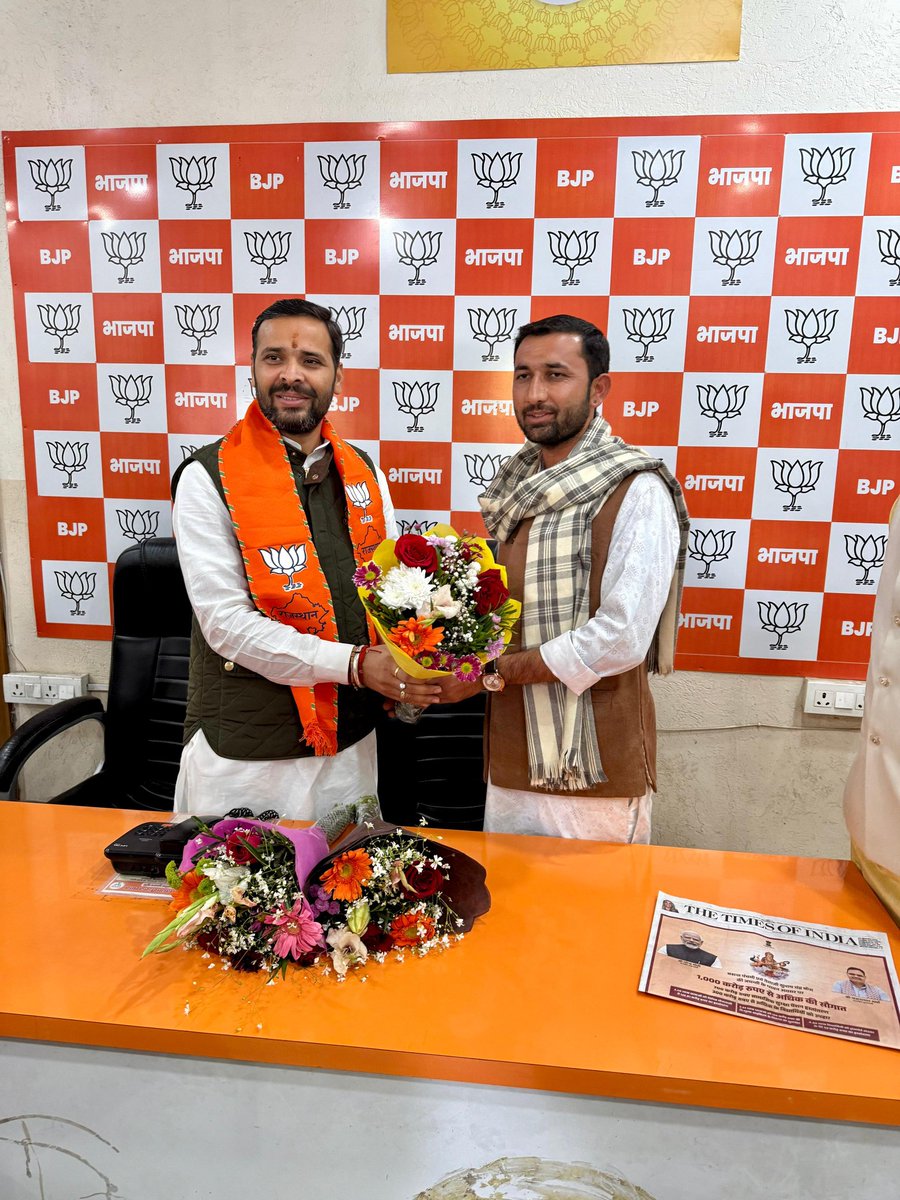 ms_karda's tweet photo. जन्मदिवस की हार्दिक बधाई भाईसाहब डॉ मिथिलेश जी इस अवसर पर ईश्वर से आपके उत्तम स्वास्थ्य दीर्घायु प्राप्ति व उज्ज्वल भविष्य की प्रार्थना करता हूँ।
@mithileshjaipur 
@BJP4India @BJP4Rajasthan https://t.co/Cj9cqSaejE