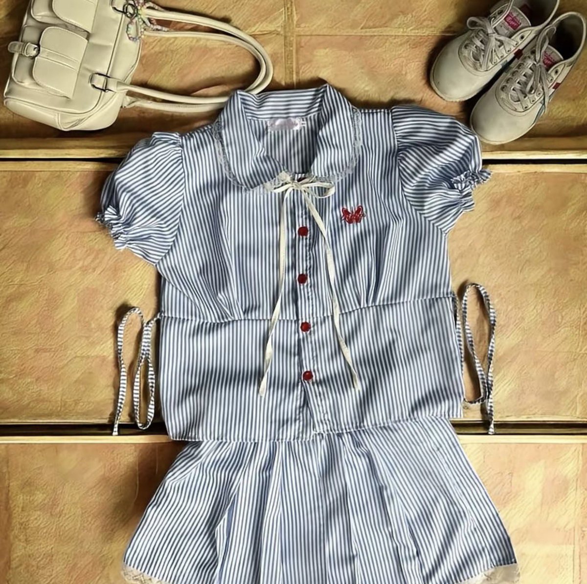 b3utlier's tweet photo. ส่งต่อ

chompoo shop
ชุด set เสื้อผูกโบว์หน้า
กระโปรงแต่งลูกไม้ มีซับใน size 1
อก 40 กระโปรงยาว 16
— 130฿ ( from 169฿ )
* ใส่แค่ครั้งเดียว

🕺🏻shipping 29฿

 #ส่งต่อเสื้อผ้า #ส่งต่อเสื้อผ้ามือสอง #ส่งต่อเสื้อผ้าสาวอวบ #ส่งต่อเสื้อผ้าสาวอวบมือสอง #โล๊ะตู้ ♡ ♡ https://t.co/YIMo2ZroiI