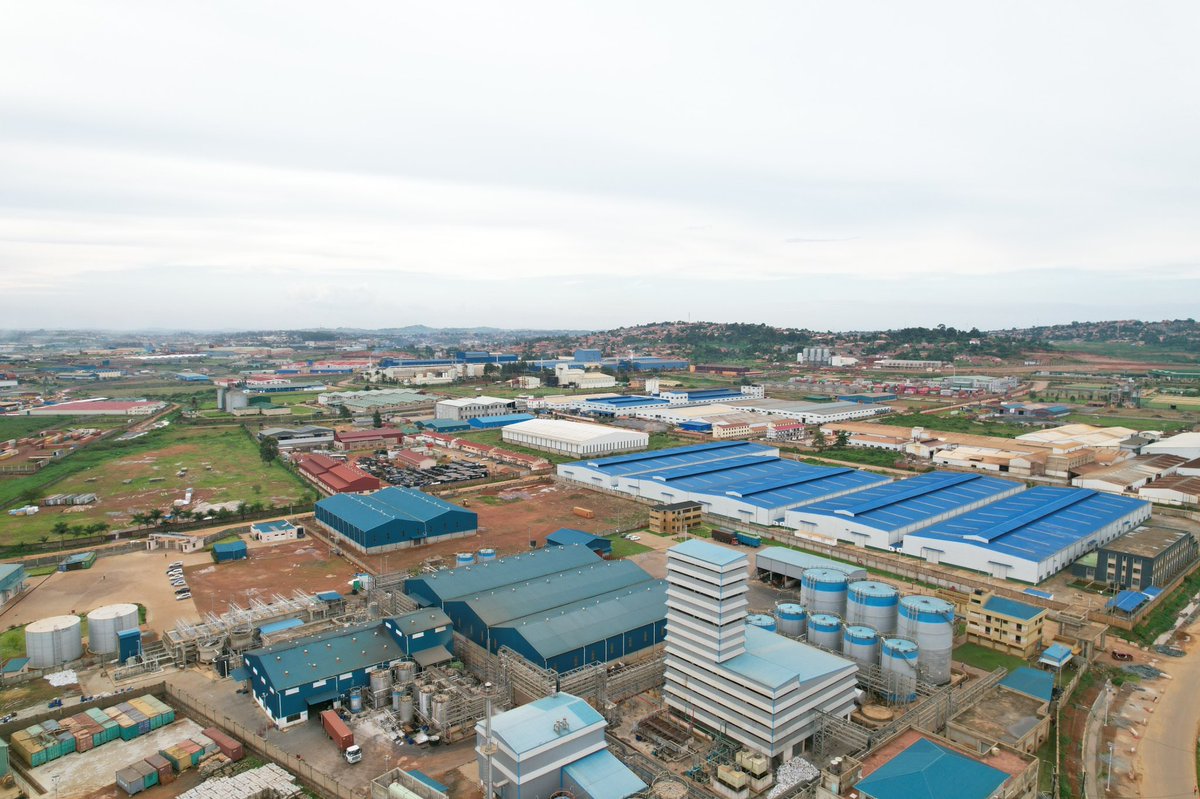 UgandaMFA's tweet photo. #MofaUpdate🔔: 🇺🇬🤝🇨🇳 Uganda - China Coffee Investment & Destination Tour 2026

Yesterday evening, the Chinese delegation paid a courtesy call to the Kampala Industrial and Business Park, where they were received by Mr. Adam Mutebi, China Desk Officer at the Uganda Investment Authority. He commended the Chinese community for its continued partnership with Uganda across various sectors. 

He highlighted the park as Uganda’s largest government-owned industrial hub, spanning approximately 2,200 acres and comprising four estates—North, South A, South B, and South C. The park hosts around 480 factories, with about 50% operational, 30% under construction, and others in pre-start stages. He further noted that infrastructure development in the park is about 60% complete, including roads, power stations, a weighbridge, and a waste management plant. 

The delegation had a drive/tour and was also briefed on the diverse range of industries in the park, including plastics, roofing, iron and steel, textiles, oil and detergents, and fabrication equipment manufacturing.