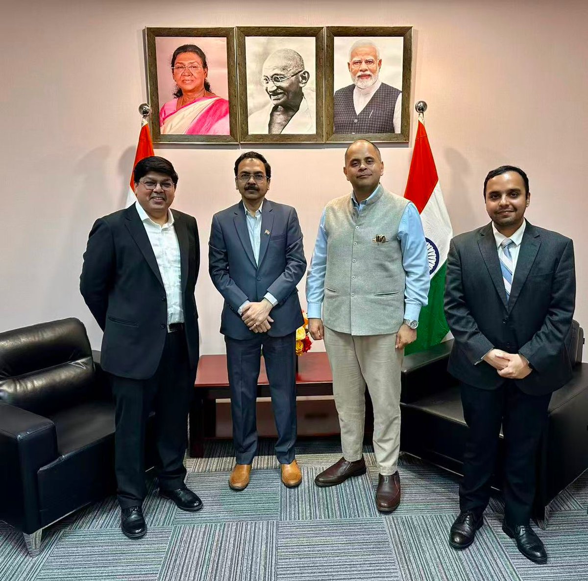 IndiaInShanghai's tweet image. #MakeInIndia 🇮🇳⚙️🏗️ 

#ConnectIndia #IndianCompaniesGoingGlobal

Consul General @PratikMathur1 had a good conversation with Shri Sanjoy Mukherjee, and other colleagues from Larsen &amp;amp; Toubro @larsentoubro China senior management team.

➡️ Discussion focused on India’s rising role