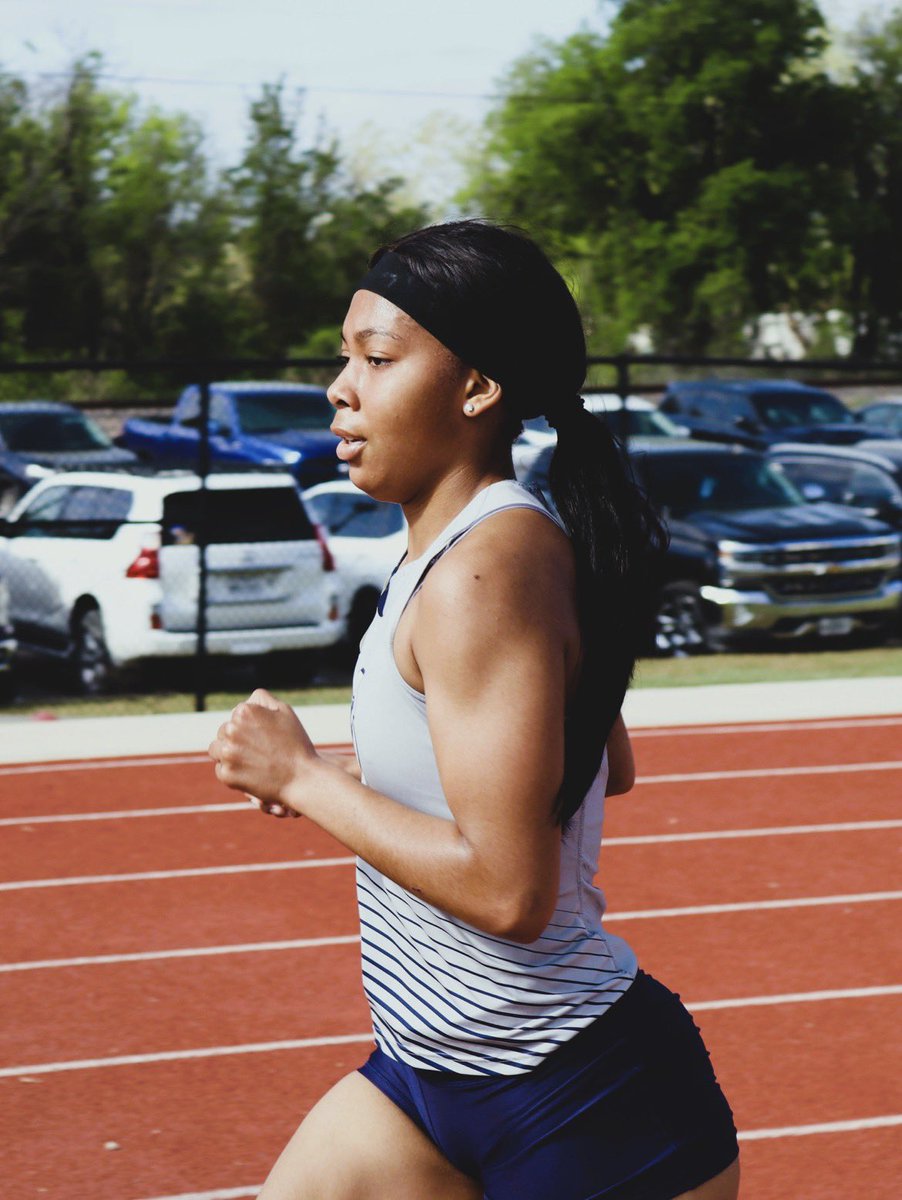 KahliaWoodley's tweet photo. This past Thursday I competed in the 12-6A district track meet. I got a PR in both my events by 10 seconds and 13 seconds!!!! Very proud that I was able to make these times and I will be back ready to improve for next year!!! @shoemakertrack @KilleenISD_ @KNCT_SPORTS https://t.co/Lzfh0N2GQ9