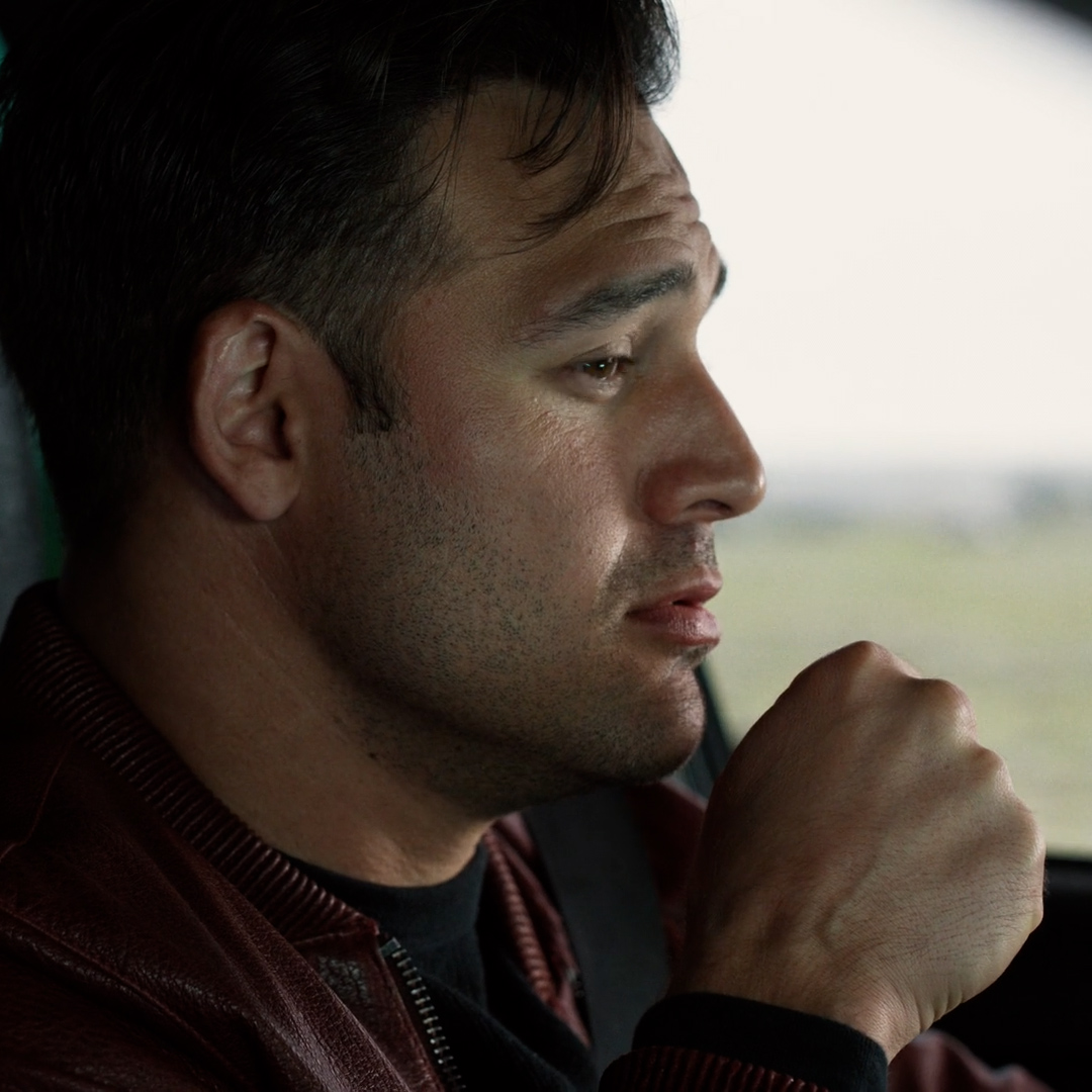 rorybegins's tweet image. they put the green screen continuity error in this shot to divert attention from the fact that directly afterward eddie makes This face while singing the word "confusion" #trust