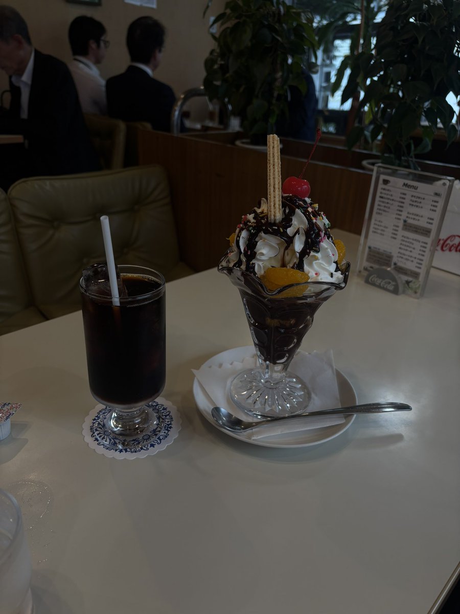 バカデカパフェのある喫茶店情報、常に募集中