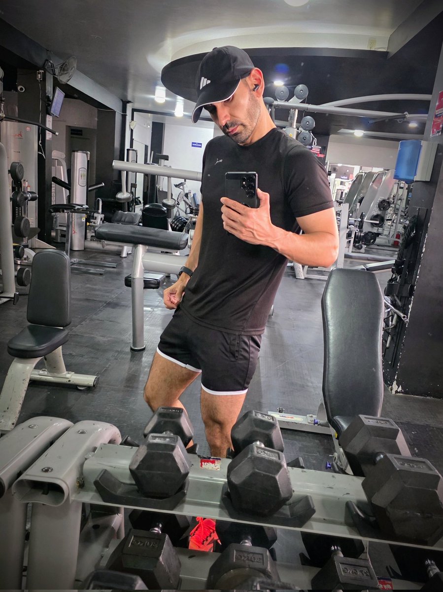 stroke_as's tweet photo. -Salgo del trabajo 
-Voy al gym**
-No se me nota
-No cargo ni madres
-Le estorbo a los mamados
-No llego al fallo 
-Me disocio y pa mi casa...
**Pero lo hago con gusto 😁🤷🏻‍♂️ https://t.co/Je3Onvnp8u
