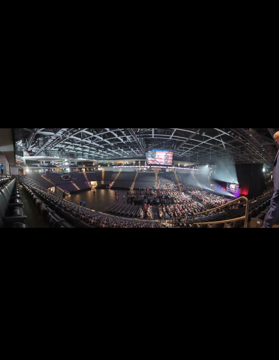 Kaos_Vs_Control's tweet image. JD Vance &amp;amp; Erika Kirk’s TPUSA tour stop in Athens, GA today had.. attendance