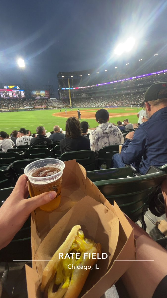 SteveMcmillion6's tweet photo. 5$ night might be the greatest promo in all of sports(only place i can accidentally do the 9/9/9) @barstoolWSD https://t.co/KSMXk6KOYz