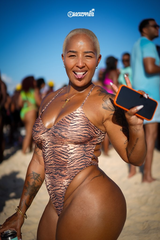 CBeauties1's tweet image. .
 @bahayogi 
📍: @genxsjamaica - Ocean X 🇯🇲
📸: @caribbeanbeautiesmedia @lordzeus_ 
#JamaicaCarnival #Jamaica #CaribbeanVibes #Viral #Caribbean