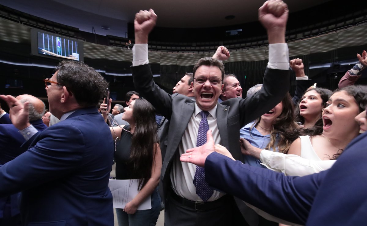 Eixo Político tweet media