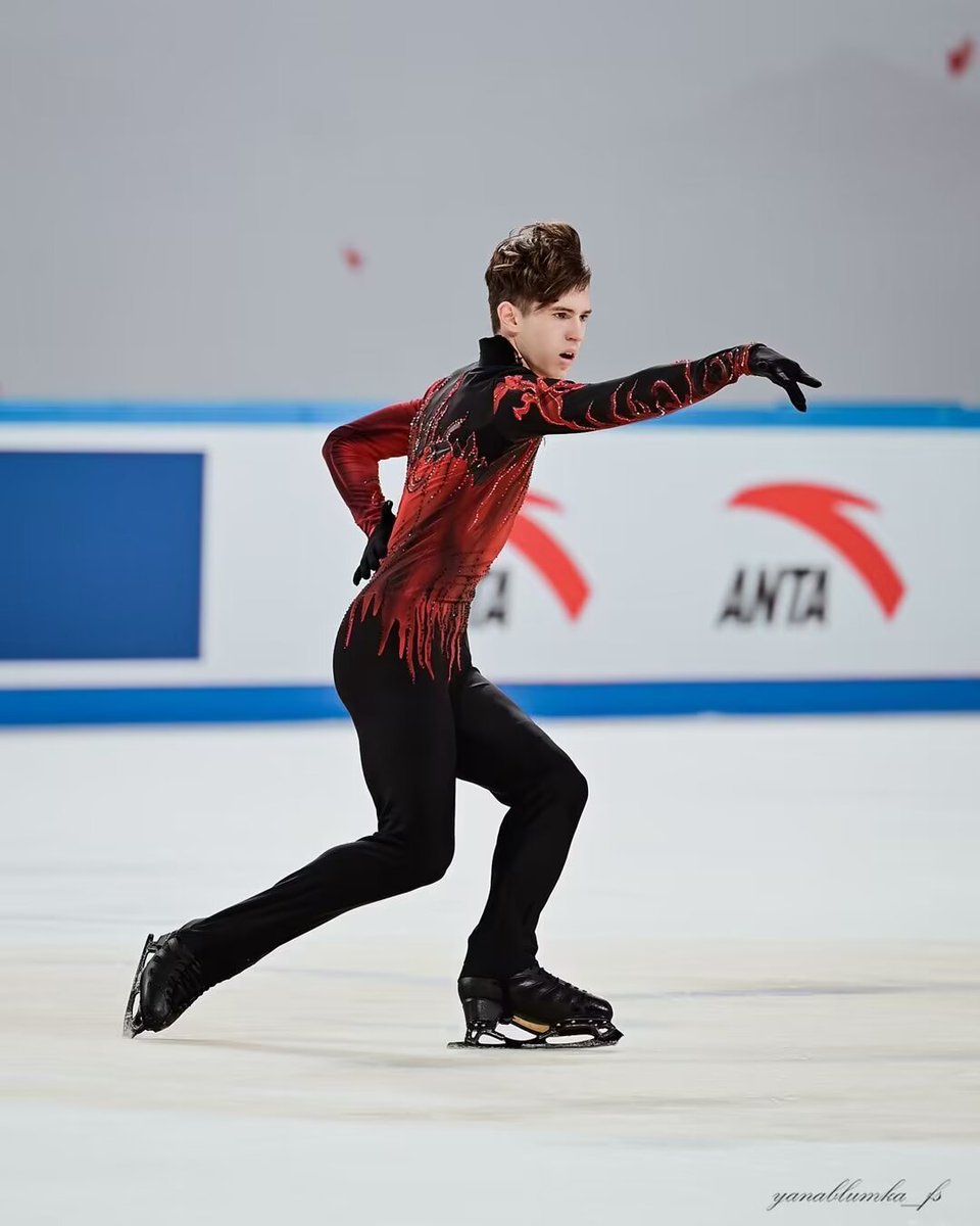 (o_ _)ﾉ彡☆ (@rayofspotlight) on Twitter photo 