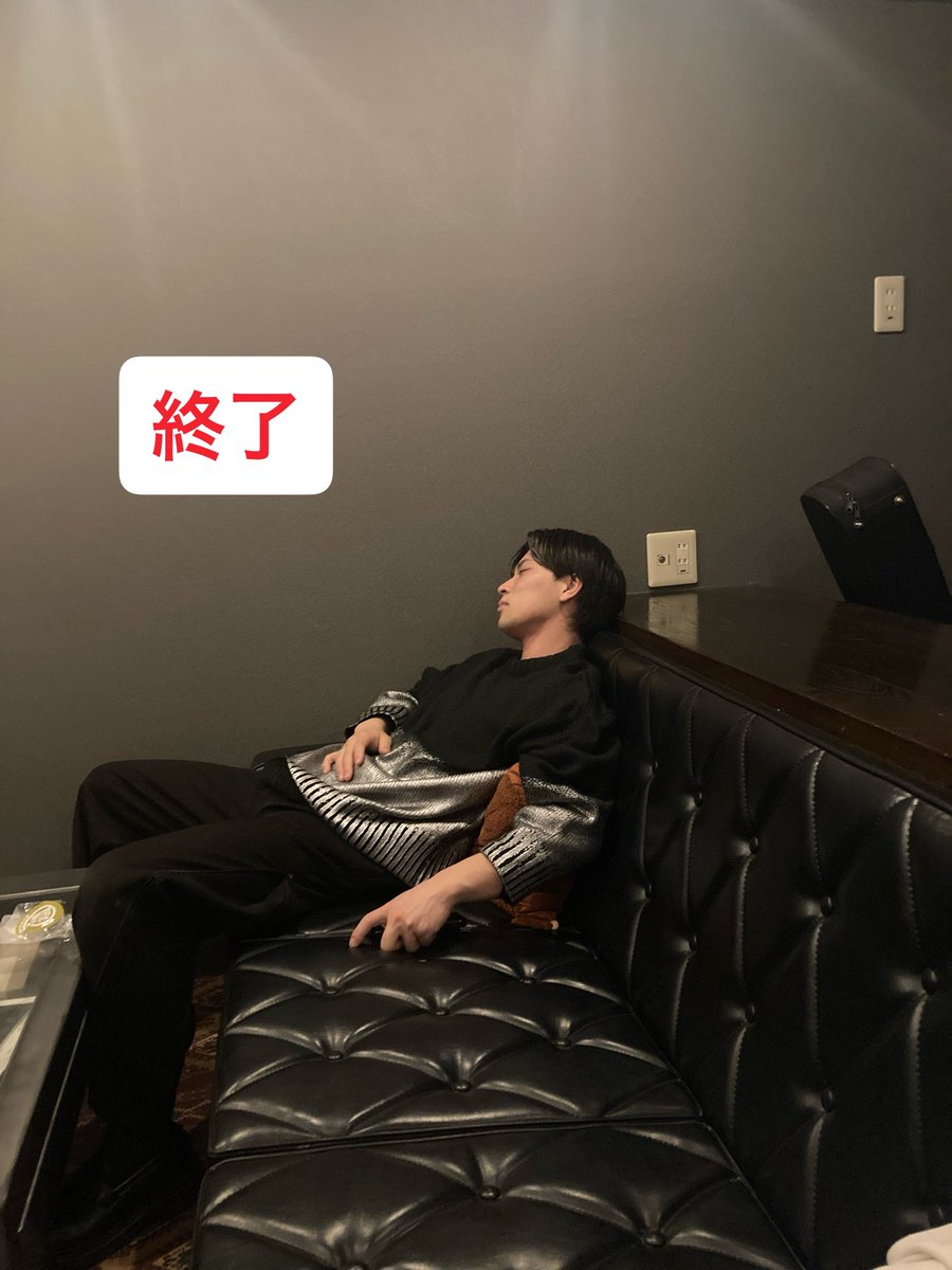 CgnXcXYpxCLCGEs's tweet photo. #高円寺ESPERANZA

DRAMATIC THEATER第一弾

馬頭琴の音楽会＆朗読劇『となりの大家さん』作気田睦

大馬頭琴の重厚感には、鳥肌が立った。
そして新治龍之介が終始眠そうだったのが気になった。

#舞台俳優
#演劇は死なない
#馬頭琴
#DrunkAngel
#川島真由美
#太田美乃里
#新治龍之介
#フルハシユミコ https://t.co/cwNtZ0Y7b7