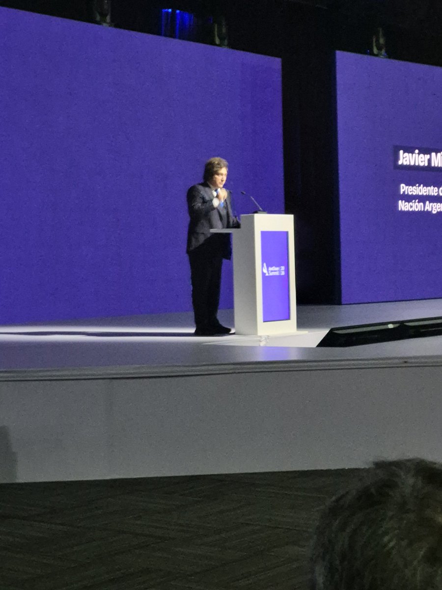 Alida Ferreyra 💙 tweet media