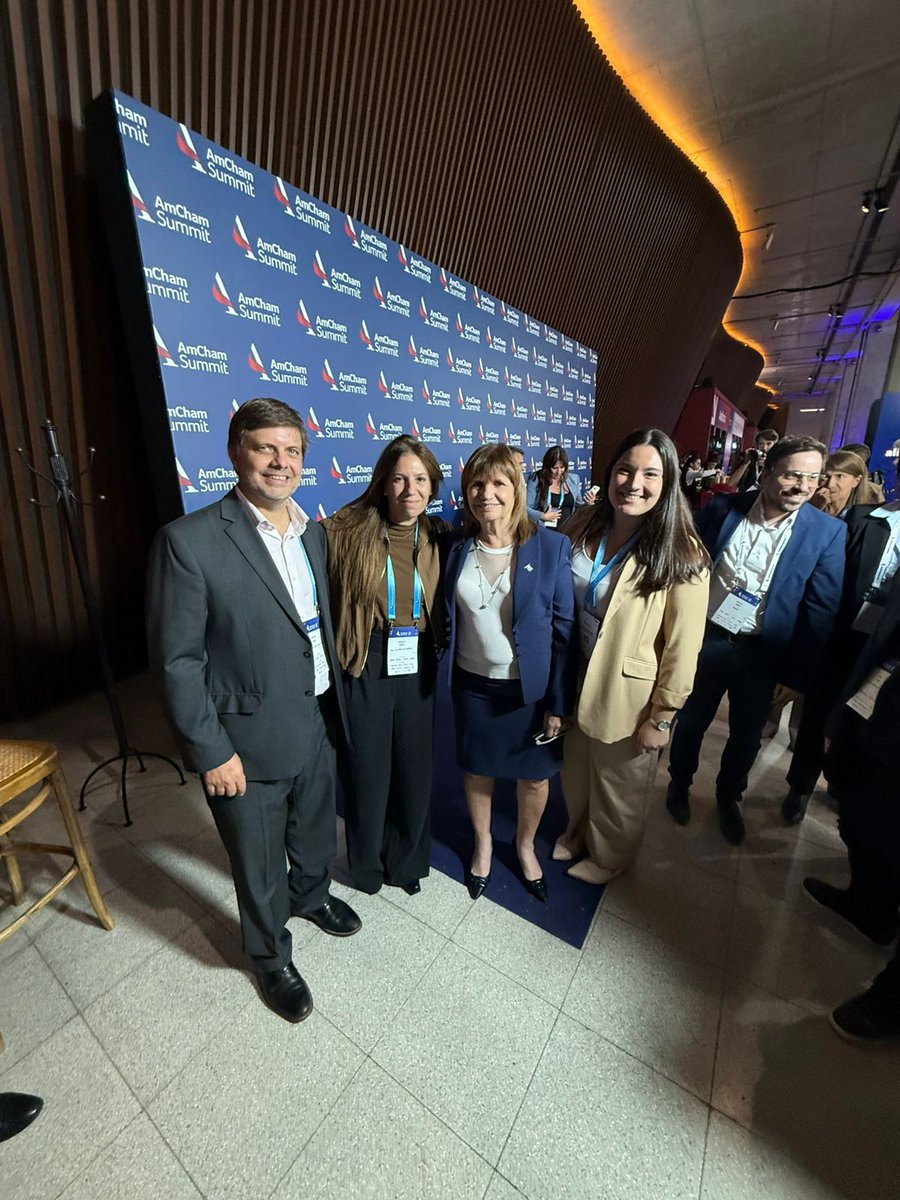 aybar_rodrigo's tweet photo. Hoy asistimos con @oricolugnattiok a #AmChamSummit 2026, uno de los encuentros más importantes sobre negocios del país.

Participamos en exposiciones de empresarios y referentes del sector público como @PatoBullrich, el ministro de Economía, Luis Caputo, y el presidente @JMilei. https://t.co/e2aQ6QIwdM