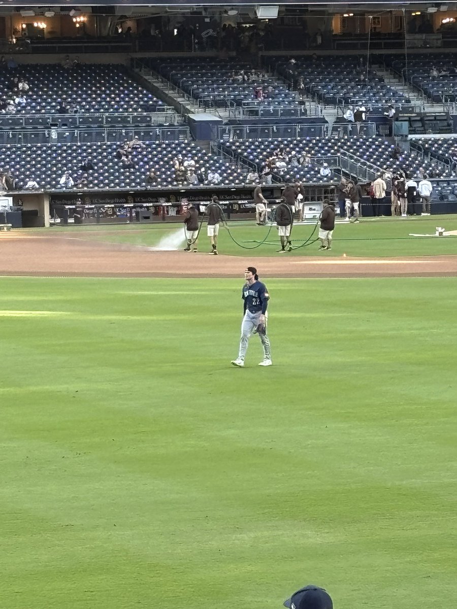 tritonbarrels's tweet image. not related to ucsd, but getting to see one of best young pitchers in baseball is sick

#woooo