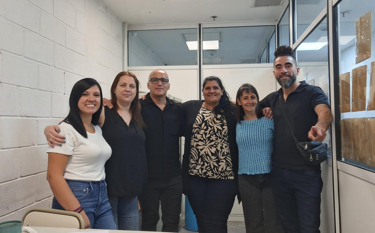 VaneRamos1402's tweet photo. Trabajando en equipo junto a las delegadas de coto Barracas sucu 220. Sindicato de empleados de comercio @CarlosPerezSEC @BuffonePablo @DanielOveja @gabyfranch77 @cocorojas83 @emanuelpeddrozo https://t.co/FOsnXKIbzC