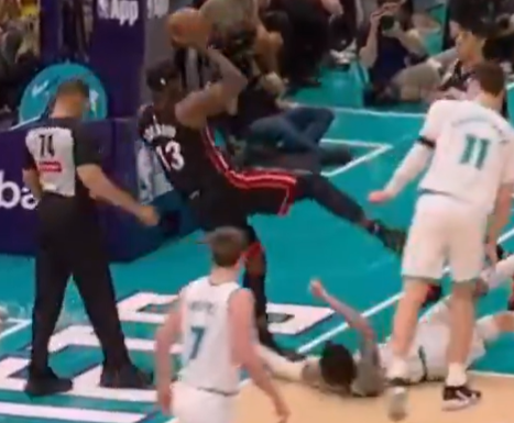 Thechek182 tweet media