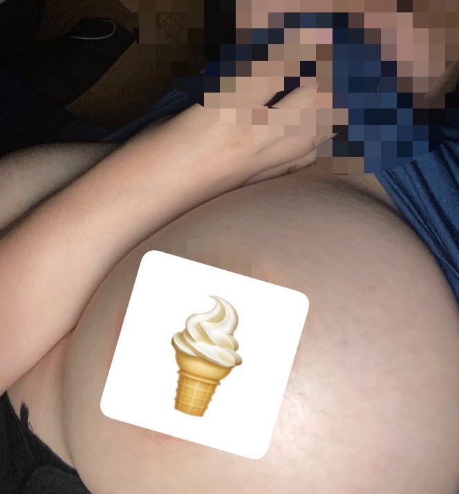 ข้าว tweet media