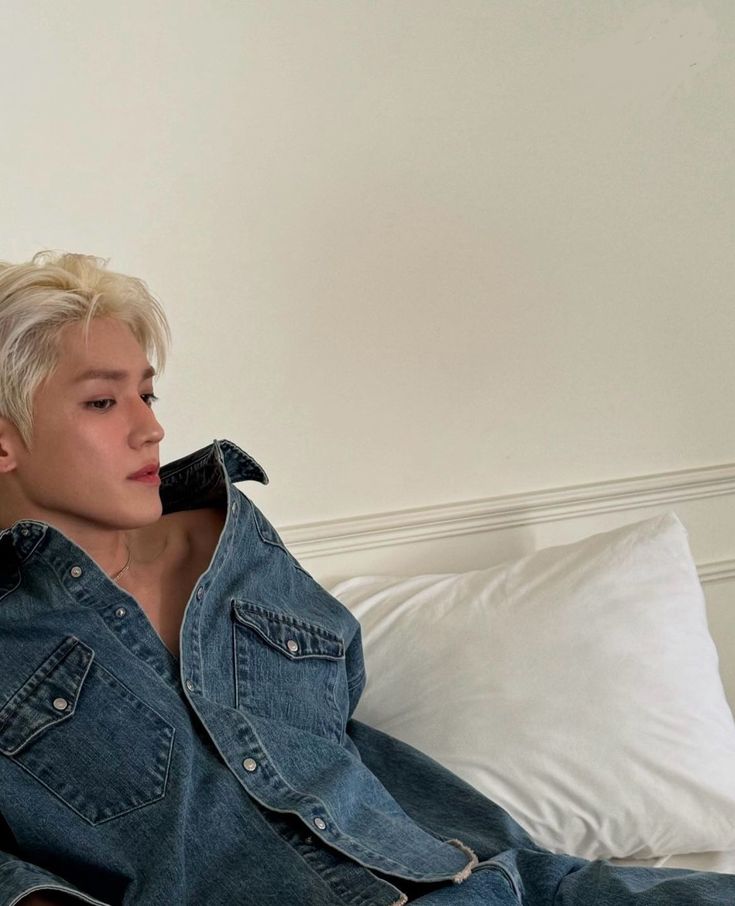 UNiQUESS9's tweet photo. Hotel~ Oh, well~ Don't tell~ 
               ^⁠_⁠__⁠_⁠_⁠_⁠_⁠^

#UNI #독특함 #WONMU #원무 https://t.co/BuvfRAoHvF