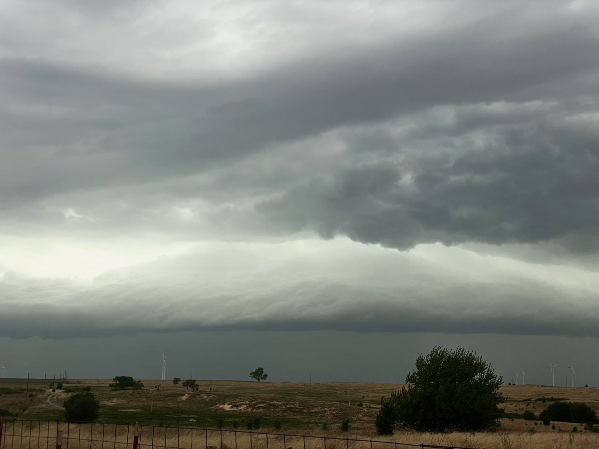 itsradpanda's tweet photo. looking west from Weatherford, OK
4/14/26 6:20pm https://t.co/69FeptAJAc