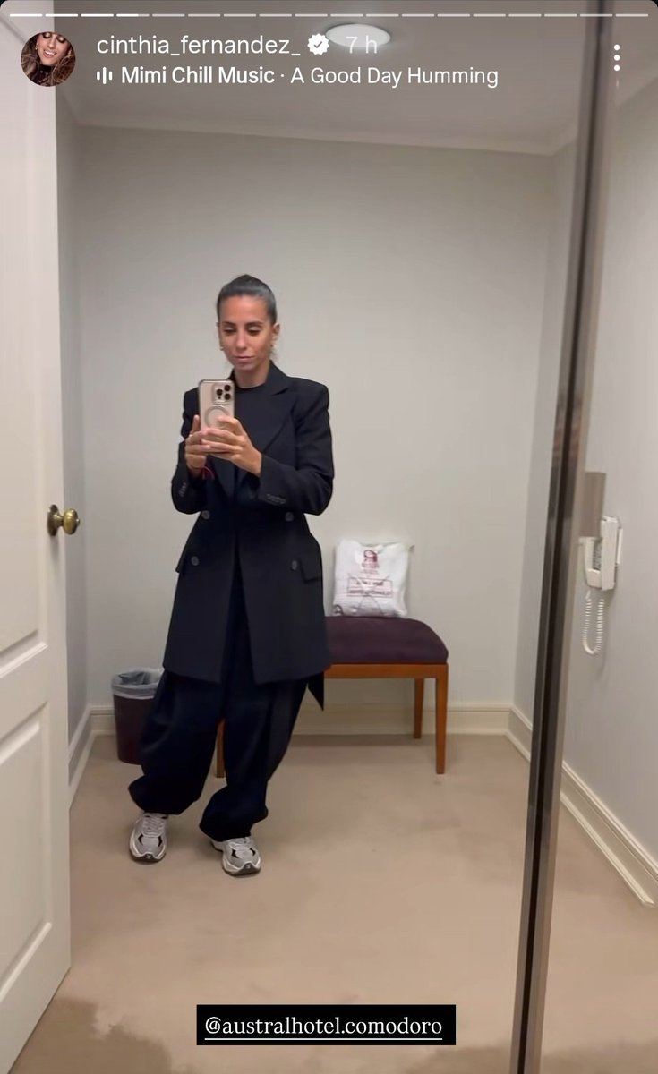 Se quedó sin laburo por conventillera y ahora se mete en un caso triste de una criatura solo para robar cámara, hacerse la abogada que no es y PEGAR CANJES y otros beneficios para sus redes. No le importa Ángel, le importa ella y sacar réditos con este caso. VERGÜENZA #LAM