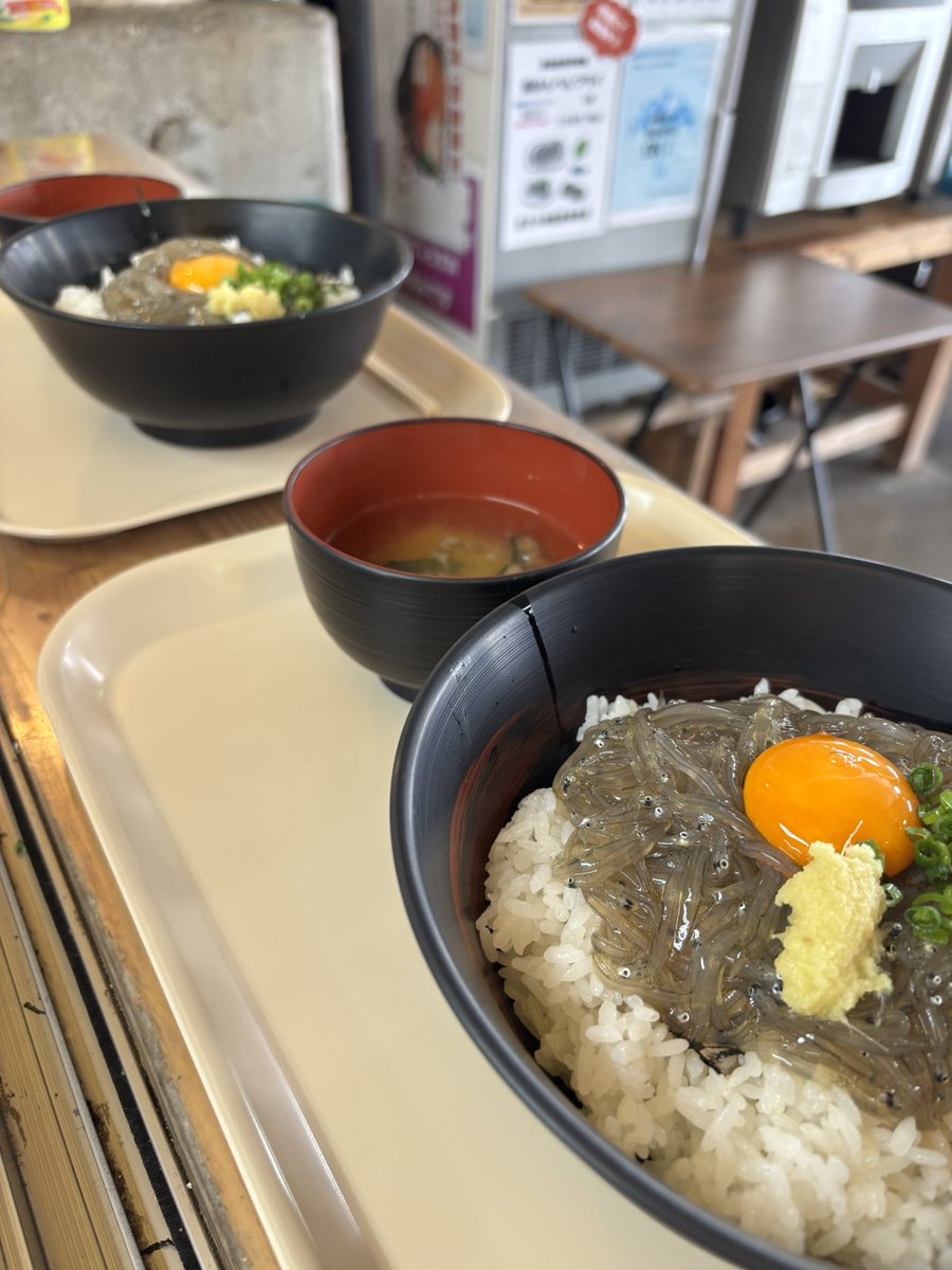 漁協食堂、開店いたしました！本日も赤富士丼が大人気です。 #田子の浦