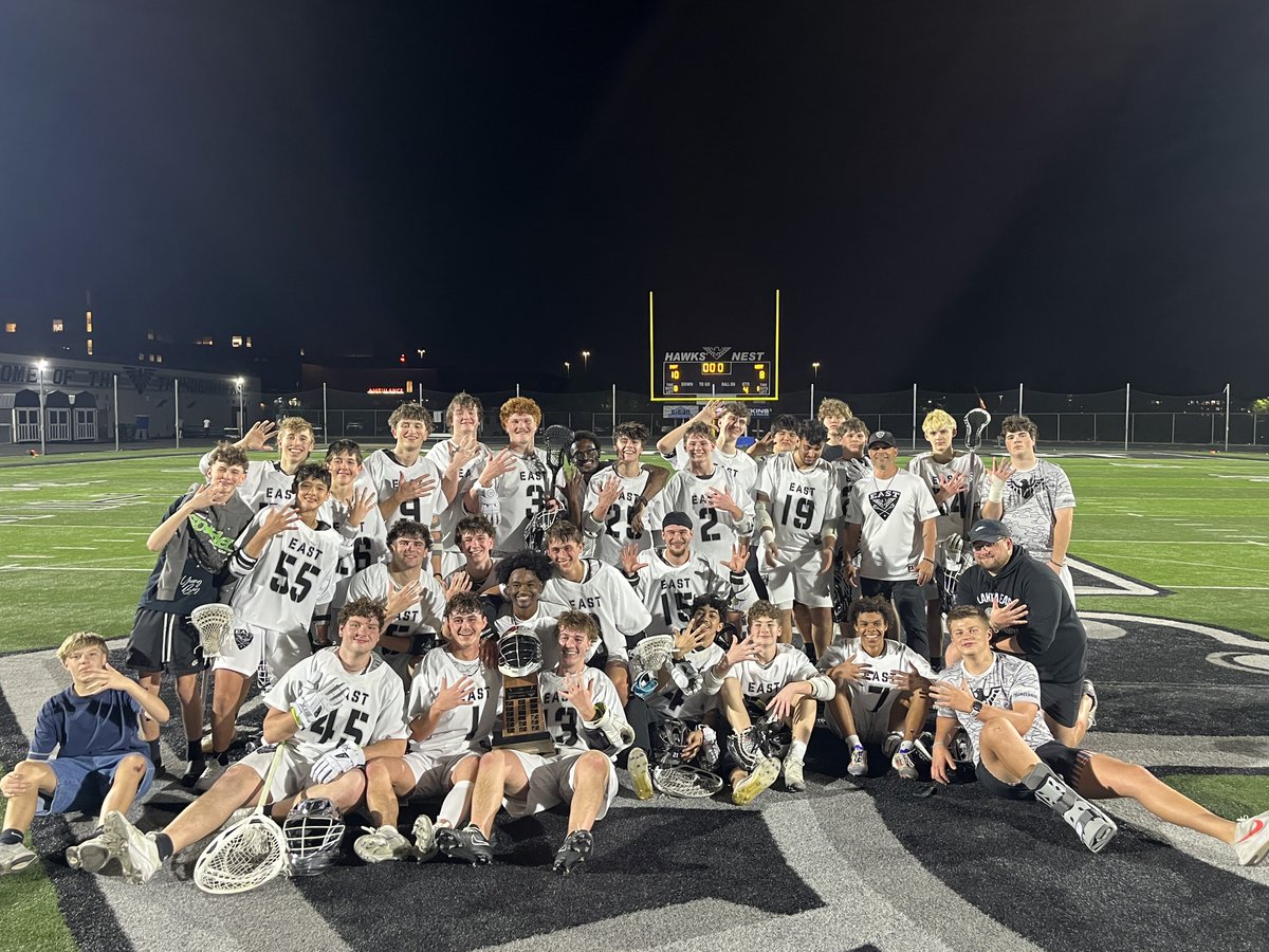 Hawks win! East wins 10-8 over Lakota West. And the trophy stays at home. Great game, guys! ⁦<a href="/EAST_HAWKS/">Lakota East High</a>⁩