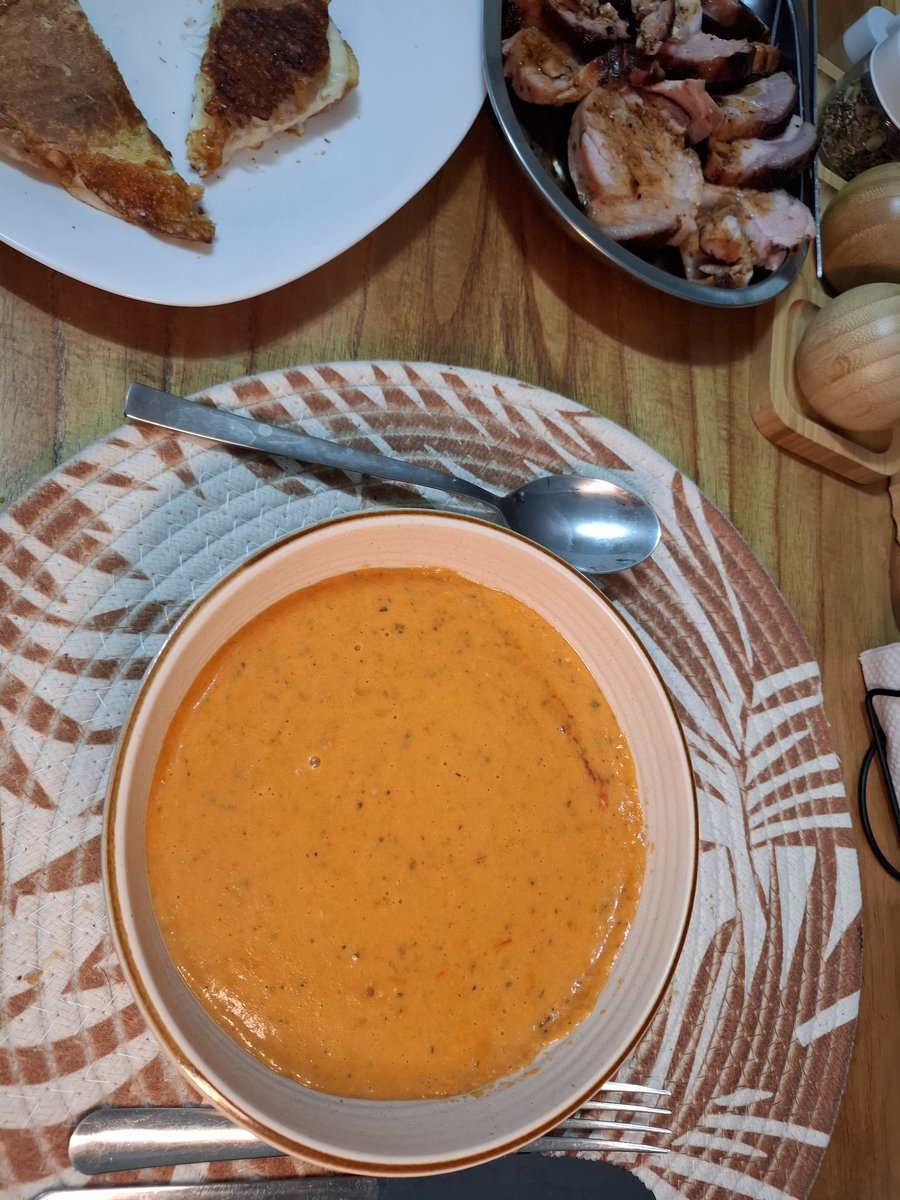 cachorro salsicha cinefila 🎞️ tweet media