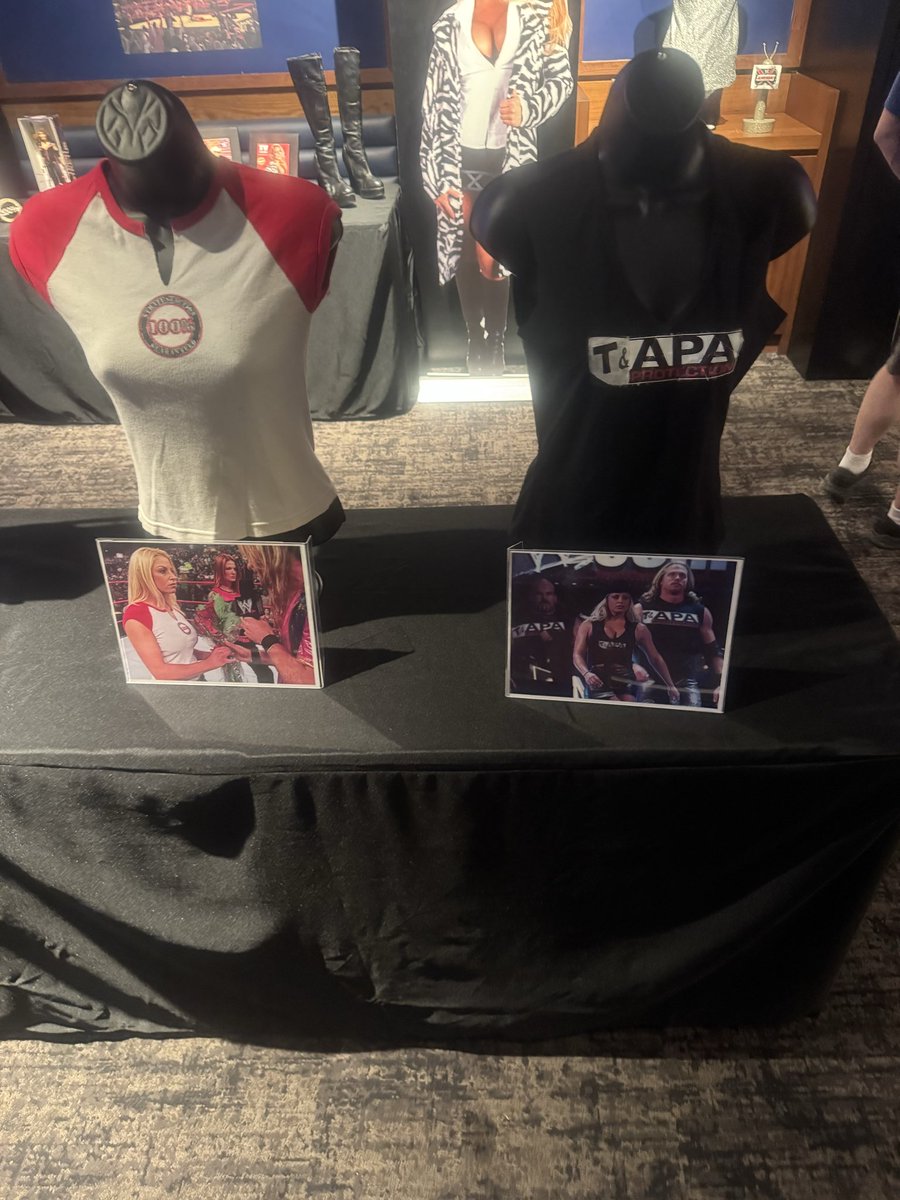 Aaron Vine tweet media