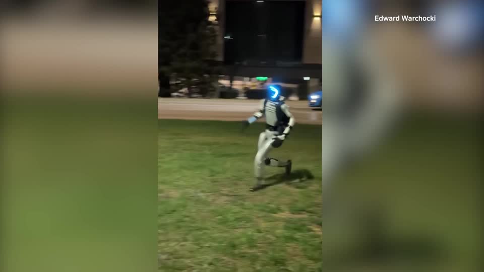 ロイター tweet media