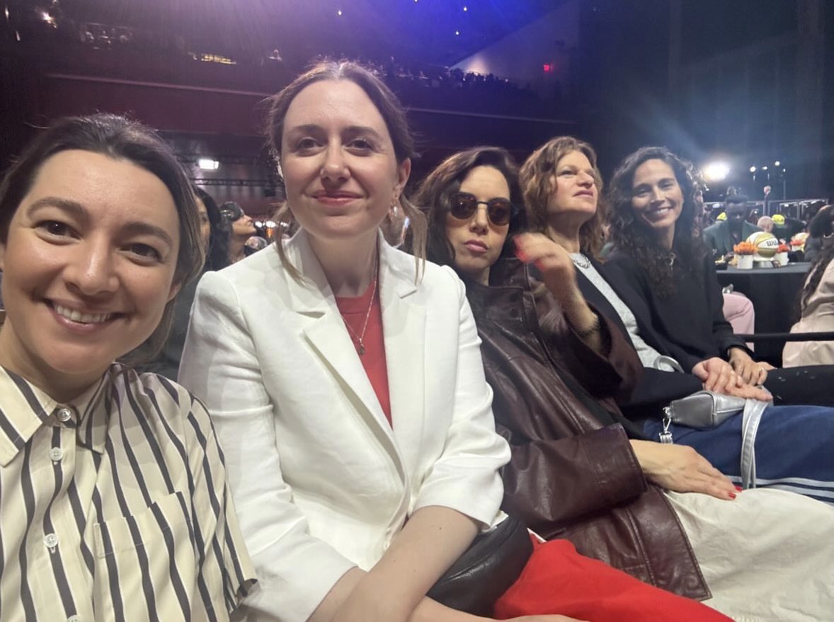 aubrey plaza updates tweet media