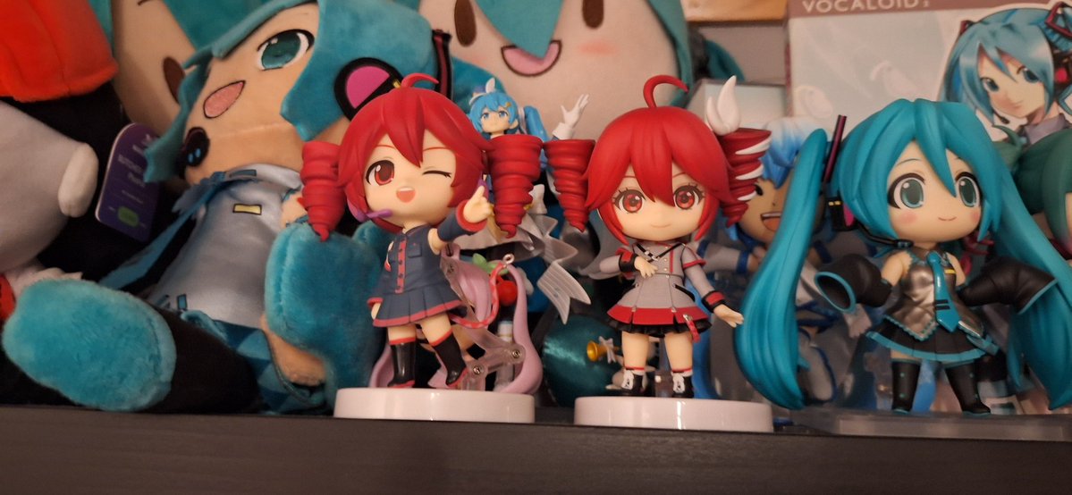 sisters reunited after being separated (heartwarming)