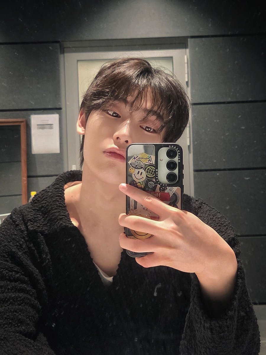 salguvs's tweet image. DINÁMICA‼️

¿Qué selca prefieres?

1 o 2

#Our_7_Are_One_In_A_Billion
#EnhypenIsOurFate