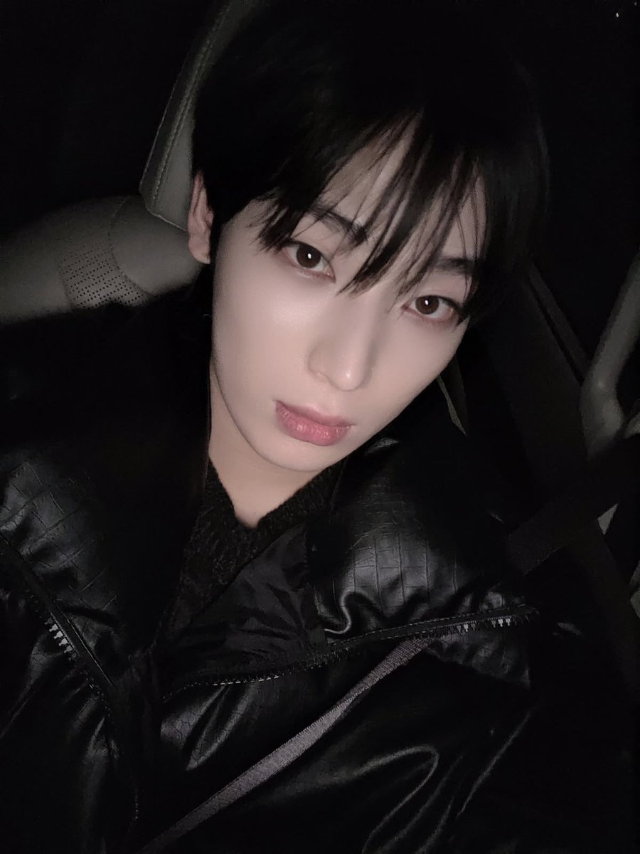 salguvs's tweet image. DINÁMICA‼️

¿Qué selca prefieres?

1 o 2

#Our_7_Are_One_In_A_Billion
#EnhypenIsOurFate