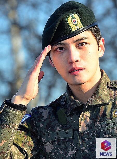 queen_never_cry's tweet photo. When antis wanna clock your visuals so bad they were hoping you’re gonna look chopped in the military but you are Kim Jaejoong and the only thing you chopped is their self-esteem https://t.co/j5LxEz2X27