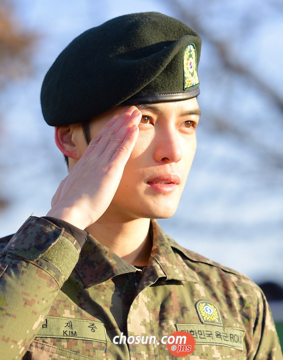 queen_never_cry's tweet photo. When antis wanna clock your visuals so bad they were hoping you’re gonna look chopped in the military but you are Kim Jaejoong and the only thing you chopped is their self-esteem https://t.co/j5LxEz2X27