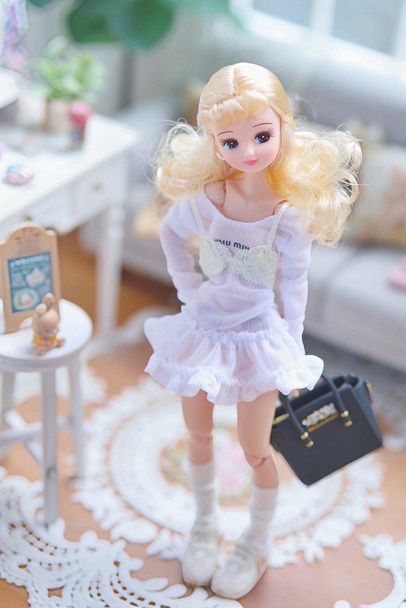 MiuMiu girl

#liccacastle #licca #liccadoll
#リカちゃんキャッスル
#リカちゃん