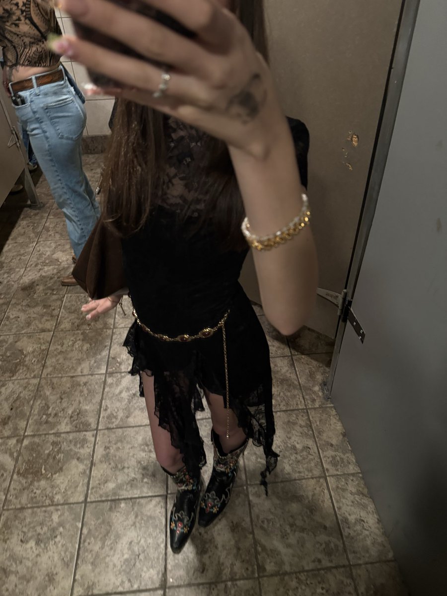 spoiled 🕷️ tweet media