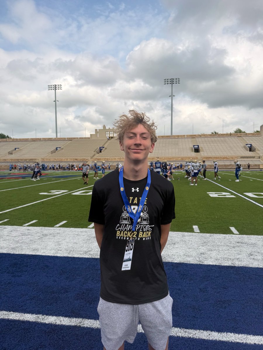 HoltWilson2's tweet photo. Had a great time today at @TulsaFootball Spring Practice! Thank you so much for inviting me! 🌀
@CarsenHageman @BJJohnson__ @AnnieBrydon_ @alexqwalter 
@Rejoice_Eagles @CoachMarley @PrepRedzoneOK https://t.co/ZejgIiIg6C