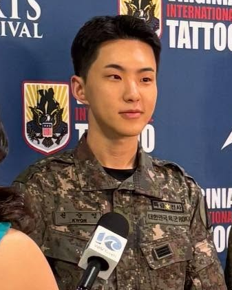 디 ૮₍ ˃⤙˂ ₎ა tweet media