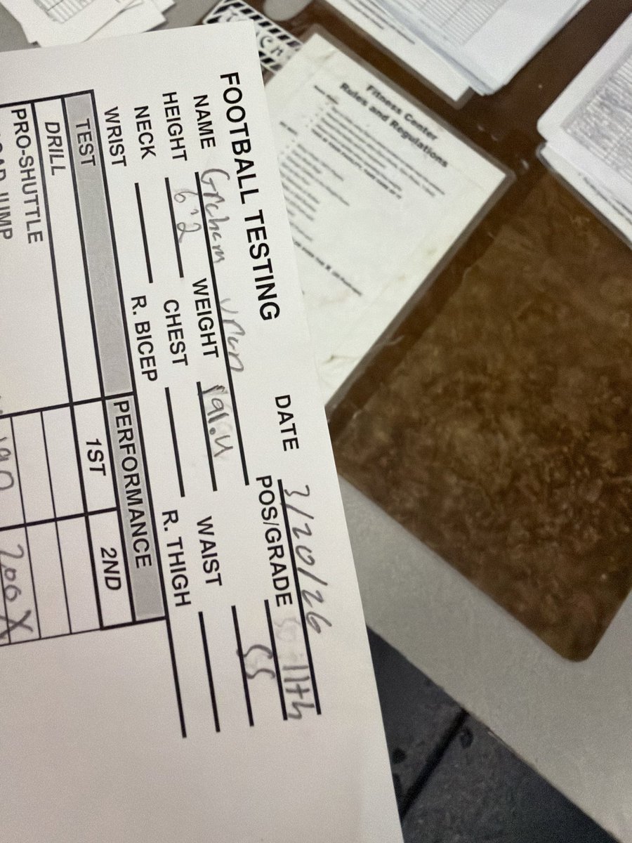 chris_uran's tweet image. 👀 6’2 191 lbs just turned 16 two weeks ago. Could be the biggest of the Uran boys and he is extremely fast, nasty and aggressive as well. #familytradition